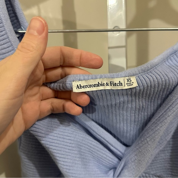 Abercrombie Twist Off The Shoulder Sweater Top - Picture 4 of 5